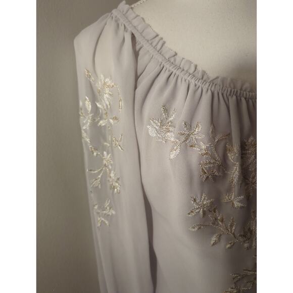 White House Black Market Camilla over the shoulder embroidered light gray blouse - Picture 3 of 9